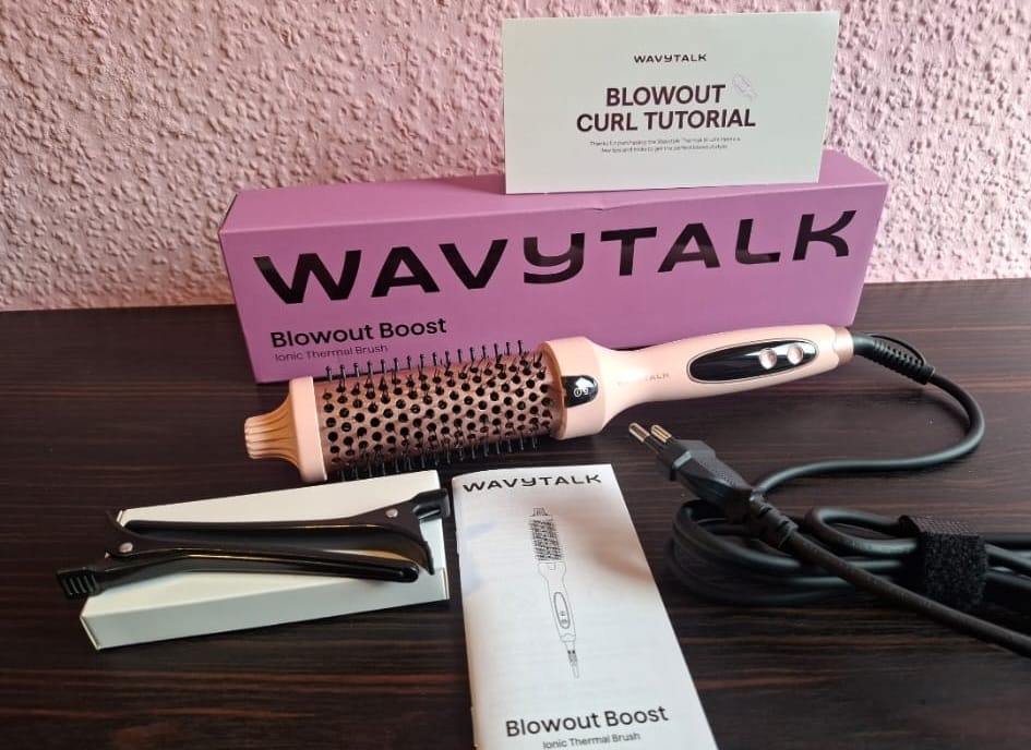 Die WAVYTALK Blowout Boost 1,5-Zoll Thermobürste im Praxistest – Perfekter Salon-Blowout Unboxing und Zubehör