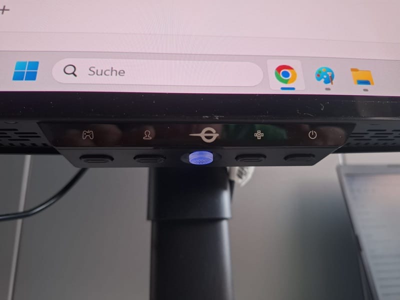 Titan Army Monitor 27 Zoll Schalter